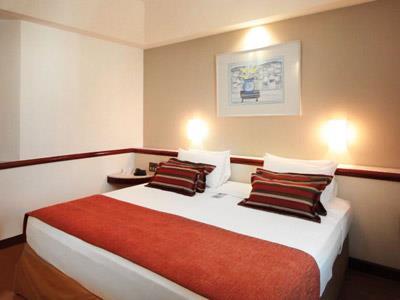 Bristol Merit Hotel 4*